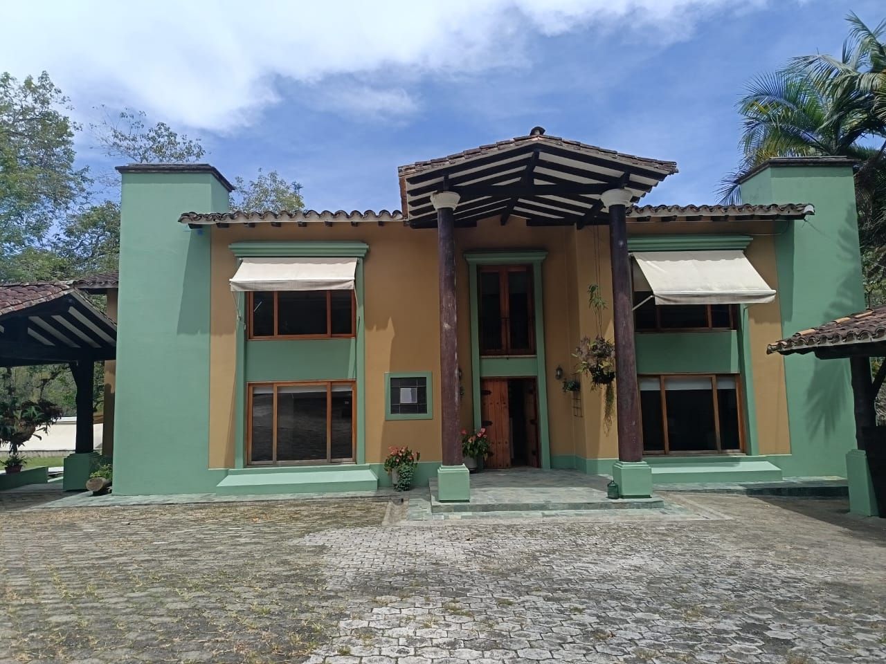 Casa en arriendo Antioquia El Retiro El Retiro 500 m2 Habitaciones 4 Baños 5 Garajes 4 Precio $16000000