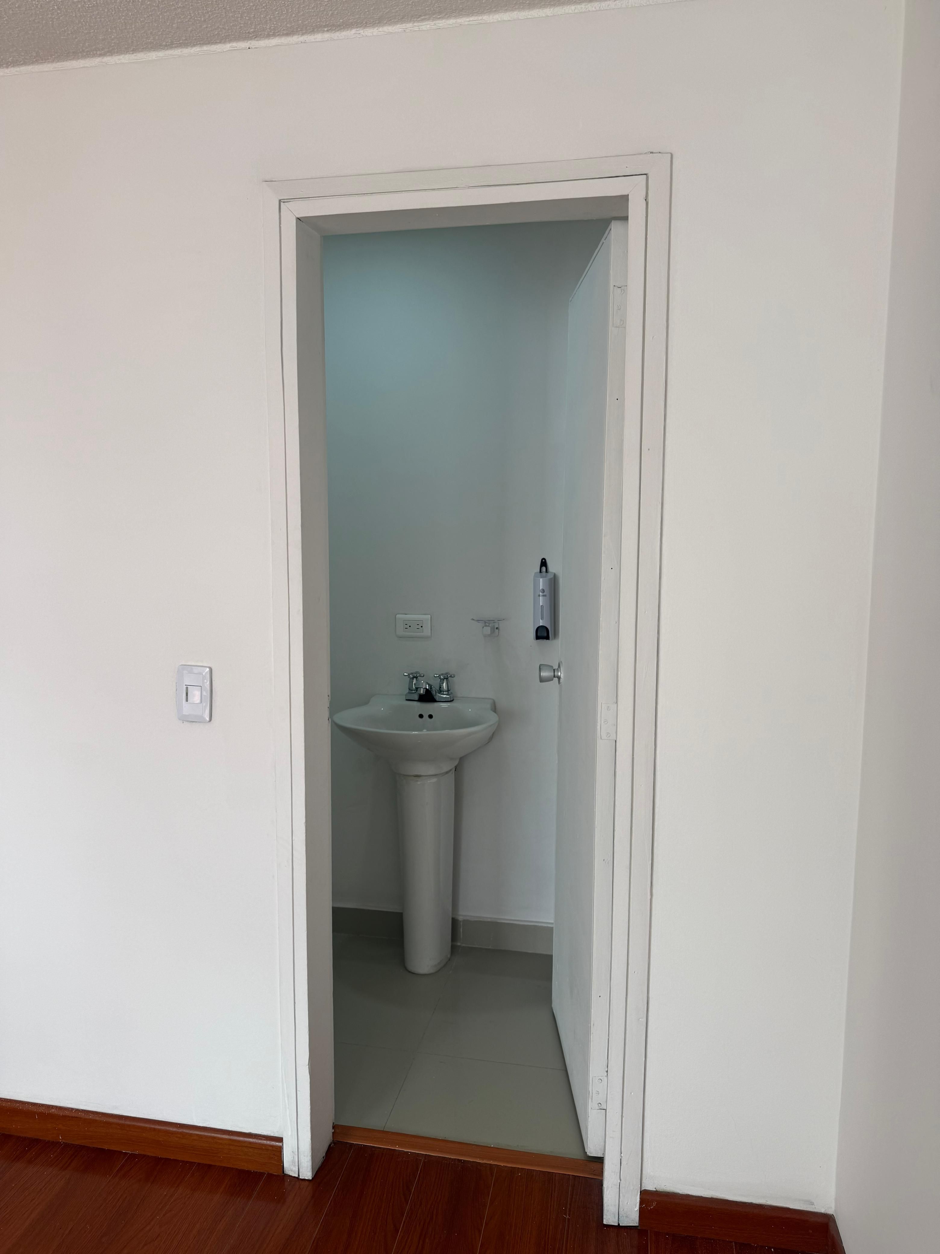 Oficina en arriendo Cundinamarca Bogotá Antiguo Country 60 m2 Habitaciones 0 Baños 1 Garajes 0 Precio $1600000