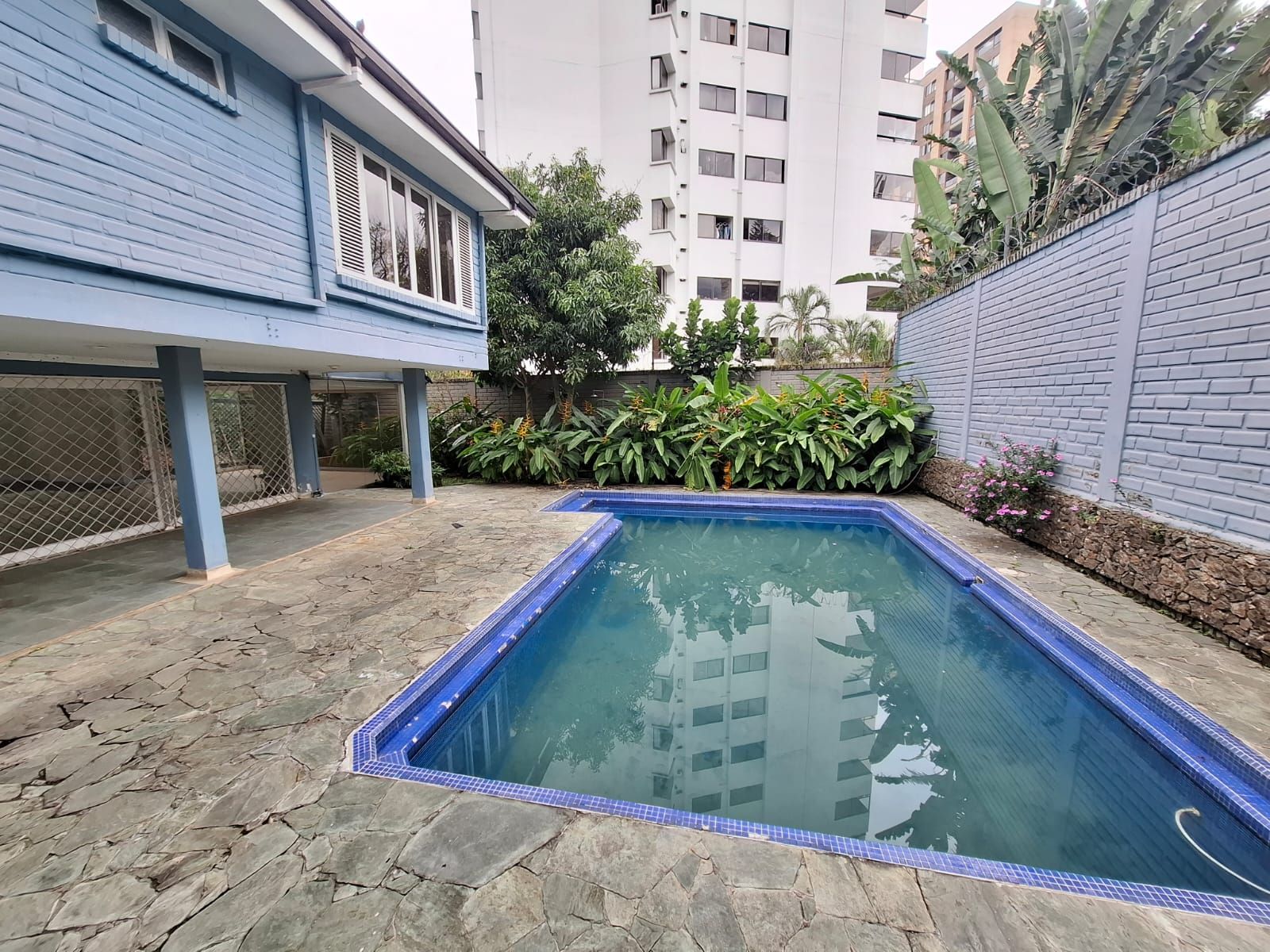 Casa en arriendo Antioquia Medellín San Lucas 300 m2 Habitaciones 4 Baños 4 Garajes 2 Precio $30000000