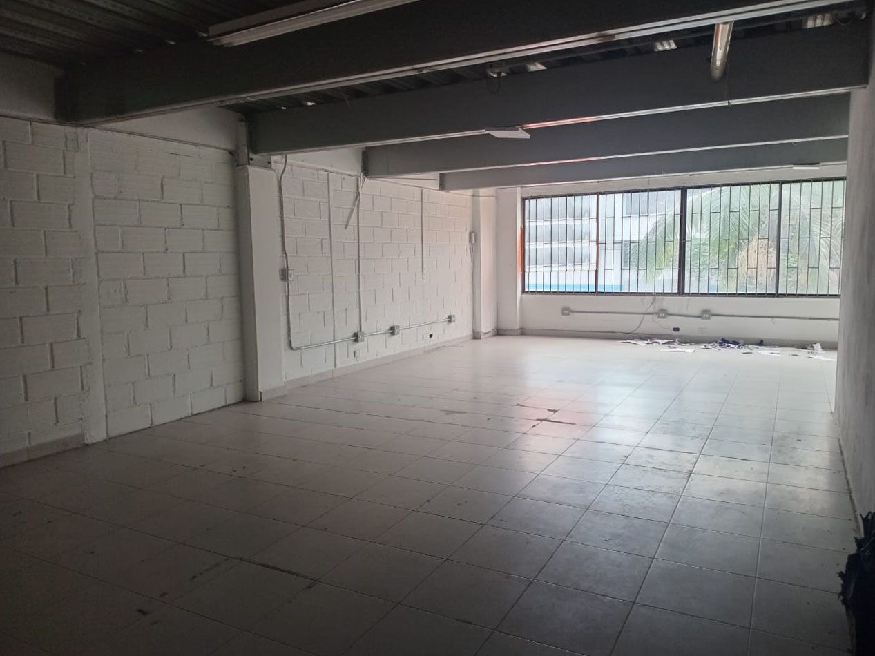 Local en arriendo Antioquia Medellín Santa Fe 135 m2 Habitaciones 0 Baños 1 Garajes 2 Precio $9000000