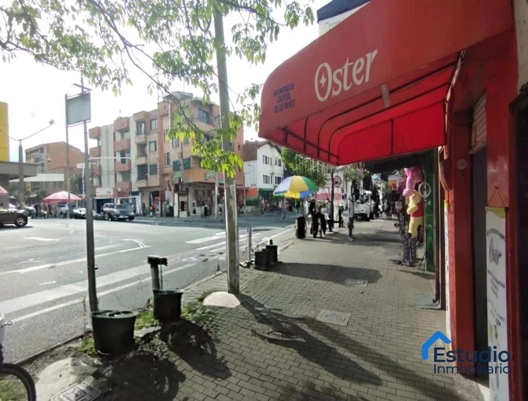 Local Comercial en arriendo Antioquia Medellín Granada 53 m2 Habitaciones 3 Baños 2 Garajes 0 Precio $4500000