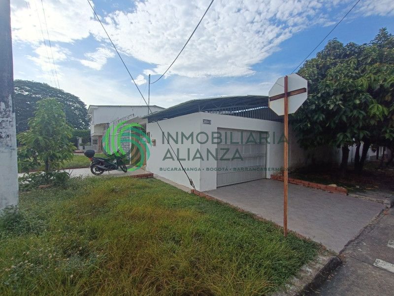 Casa en venta Santander Barrancabermeja Brisas De La Libertad 176 m2 Habitaciones 3 Baños 3 Garajes 1 Precio $315000000