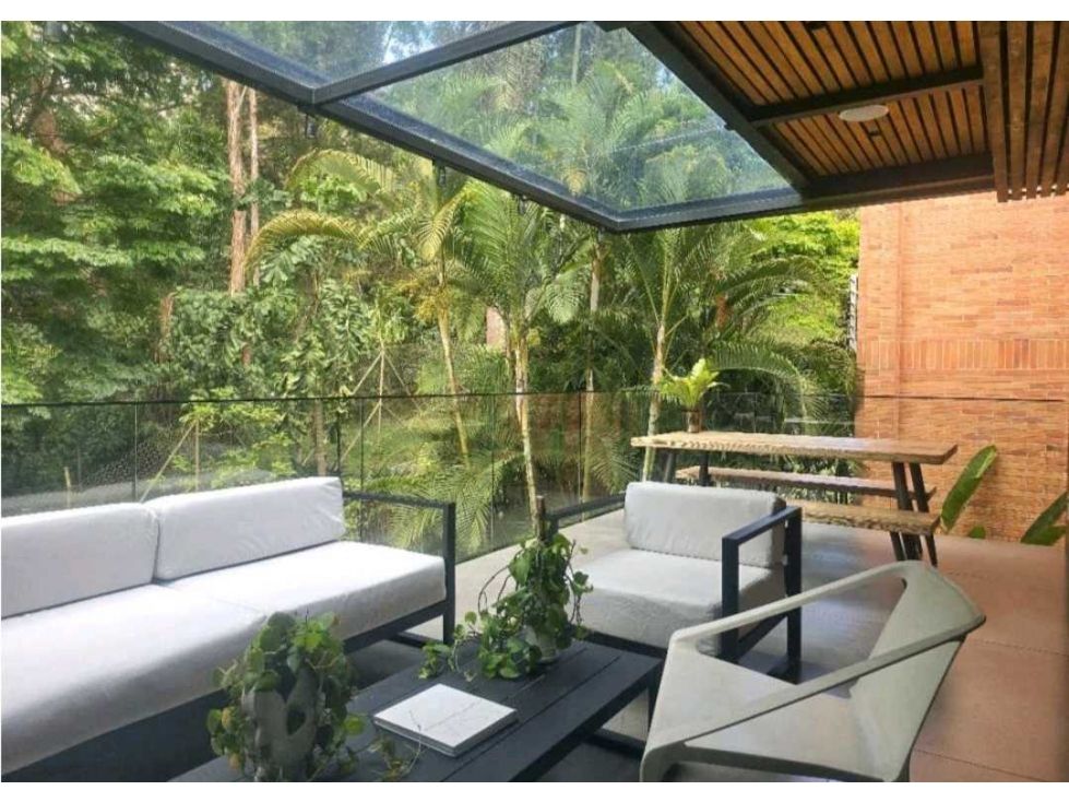 Casa en venta Antioquia Medellín Lorena 210 m2 Habitaciones 3 Baños 4 Garajes 4 Precio $2300000000