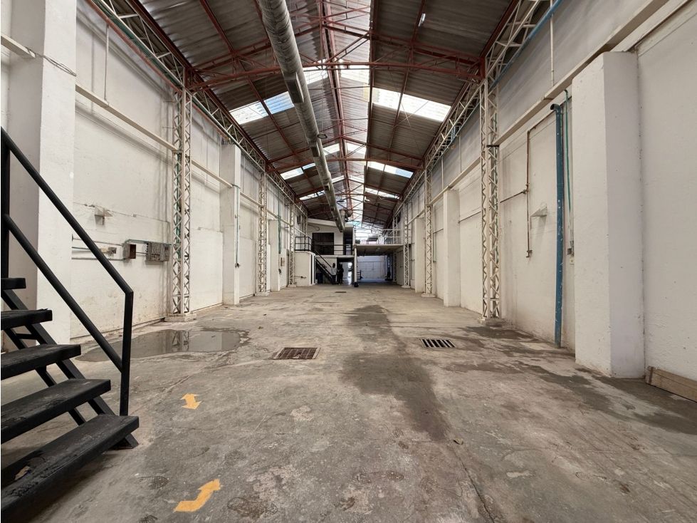 Bodega en venta Antioquia Medellín Brasilia 645 m2 Habitaciones 0 Baños 7 Garajes 4 Precio $2300000000