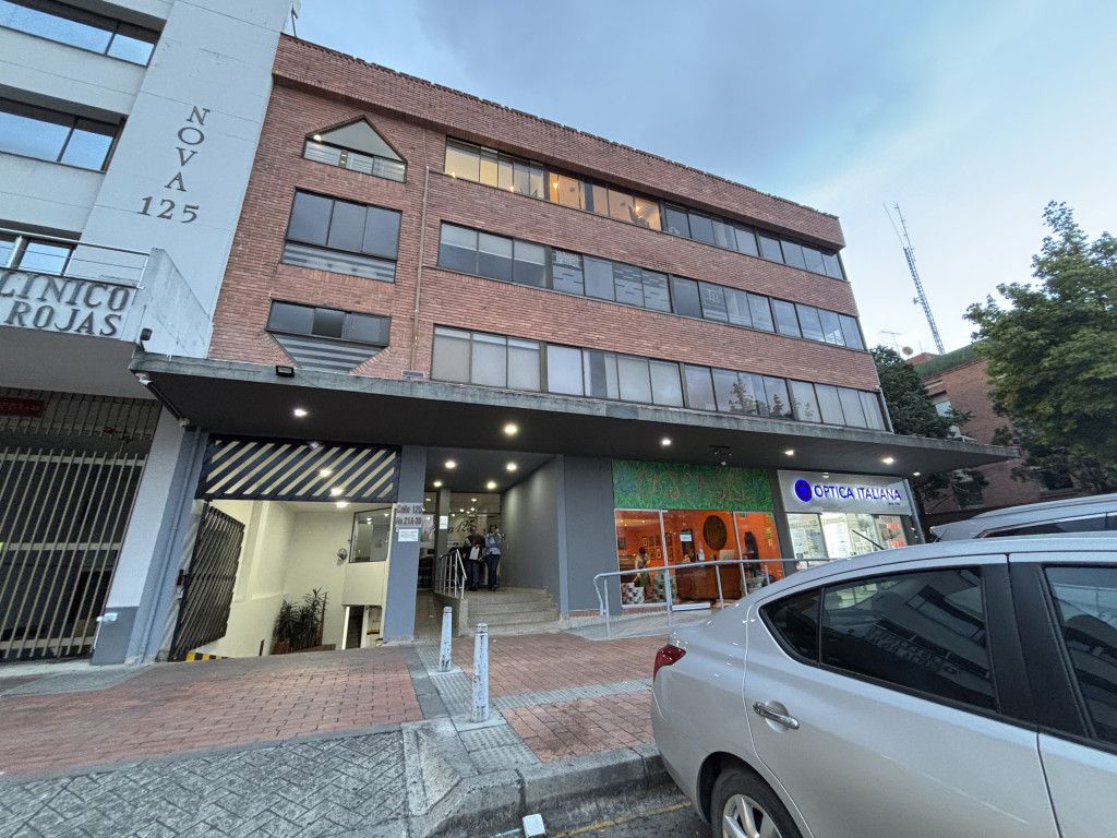 Consultorio en venta Cundinamarca Bogotá Santa Barbara Occidental 24 m2 Habitaciones 0 Baños 1 Garajes 1 Precio $269999999