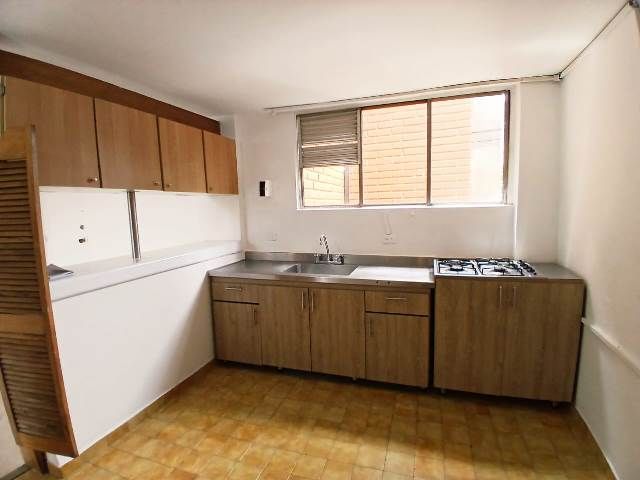 Apartamento en arriendo Antioquia Medellín Villanueva 90 m2 Habitaciones 3 Baños 3 Garajes 2 Precio $2800000