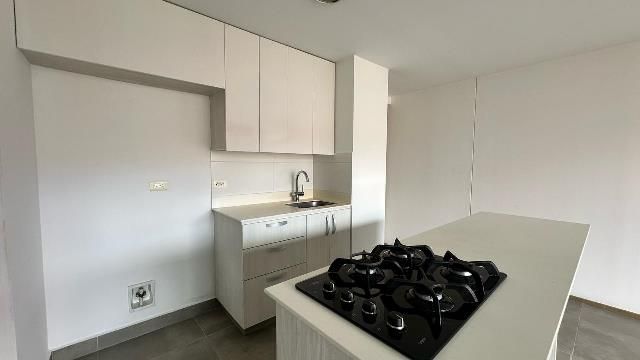 Apartamento en arriendo Antioquia Envigado Jardines 75 m2 Habitaciones 2 Baños 2 Garajes 1 Precio $4100000