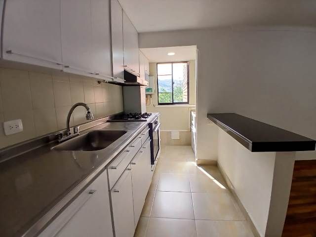 Apartamento en arriendo Antioquia Medellín Villanueva 72 m2 Habitaciones 2 Baños 2 Garajes 1 Precio $4000000