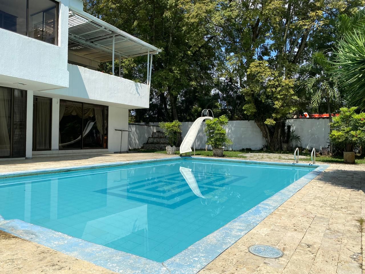 Casa en venta Valle Del Cauca Cali Urbanización Ciudad Jardín 600 m2 Habitaciones 4 Baños 4 Garajes 10 Precio $500000000