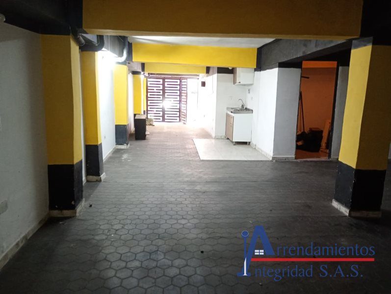 Bodega en arriendo Antioquia Medellín San Bernardo 120 m2 Habitaciones 0 Baños 2 Garajes 0 Precio $5200000