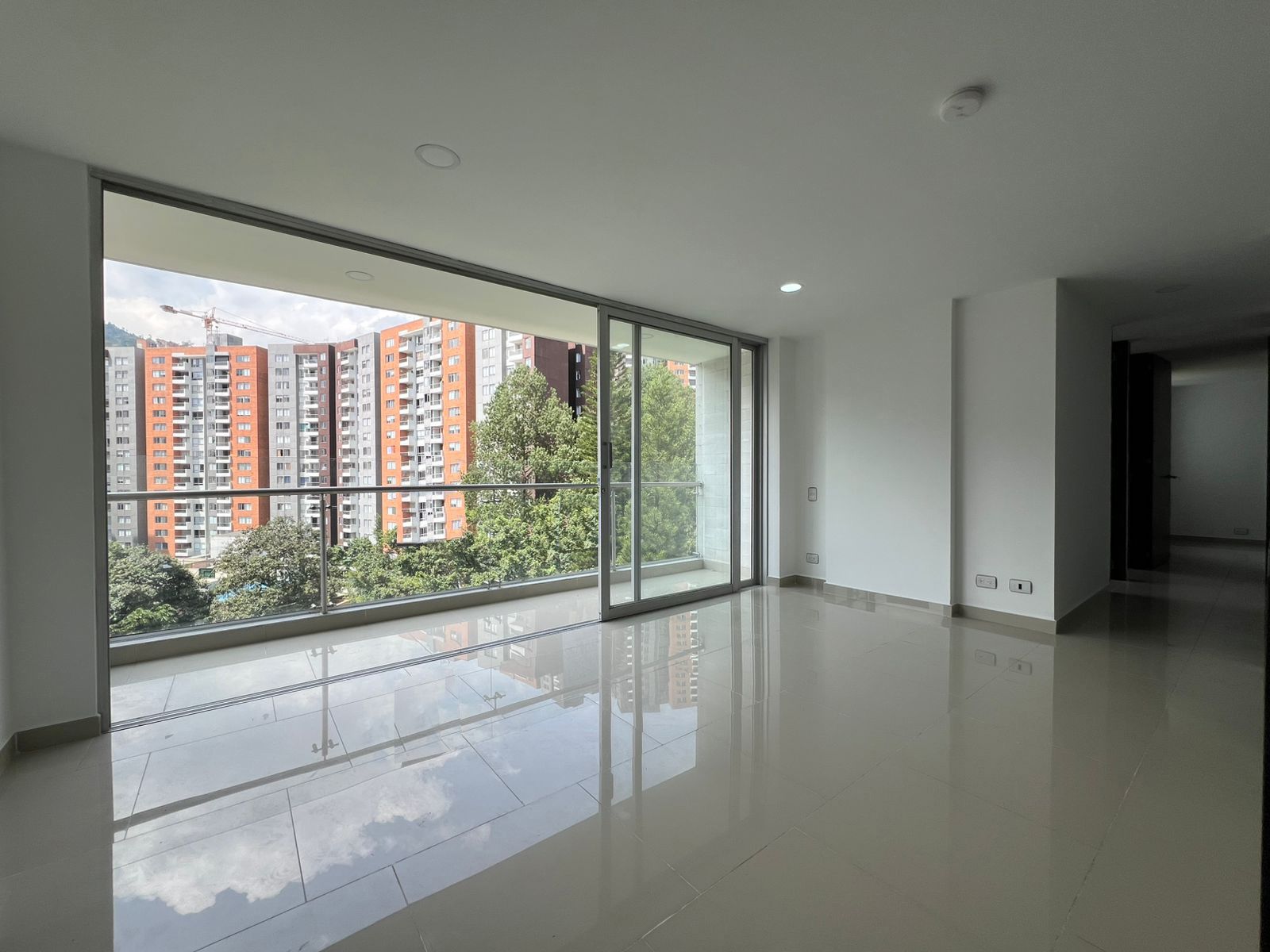 Apartamento en arriendo Antioquia Envigado La Mesa 74 m2 Habitaciones 3 Baños 2 Garajes 1 Precio $3150000