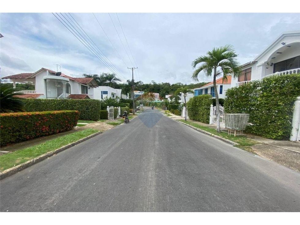 Casa en venta Tolima Melgar Melgar 200 m2 Habitaciones 4 Baños 4 Garajes 4 Precio $575000000