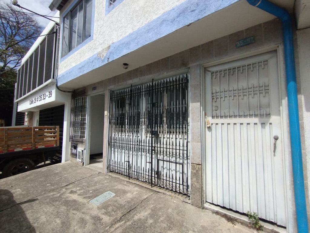 Casa en venta Valle Del Cauca Cali Cristóbal Colón 326 m2 Habitaciones 8 Baños 6 Garajes 1 Precio $455000000