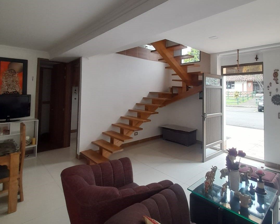 Casa en venta Antioquia Envigado La Mesa 110 m2 Habitaciones 2 Baños 3 Garajes 2 Precio $1140000000