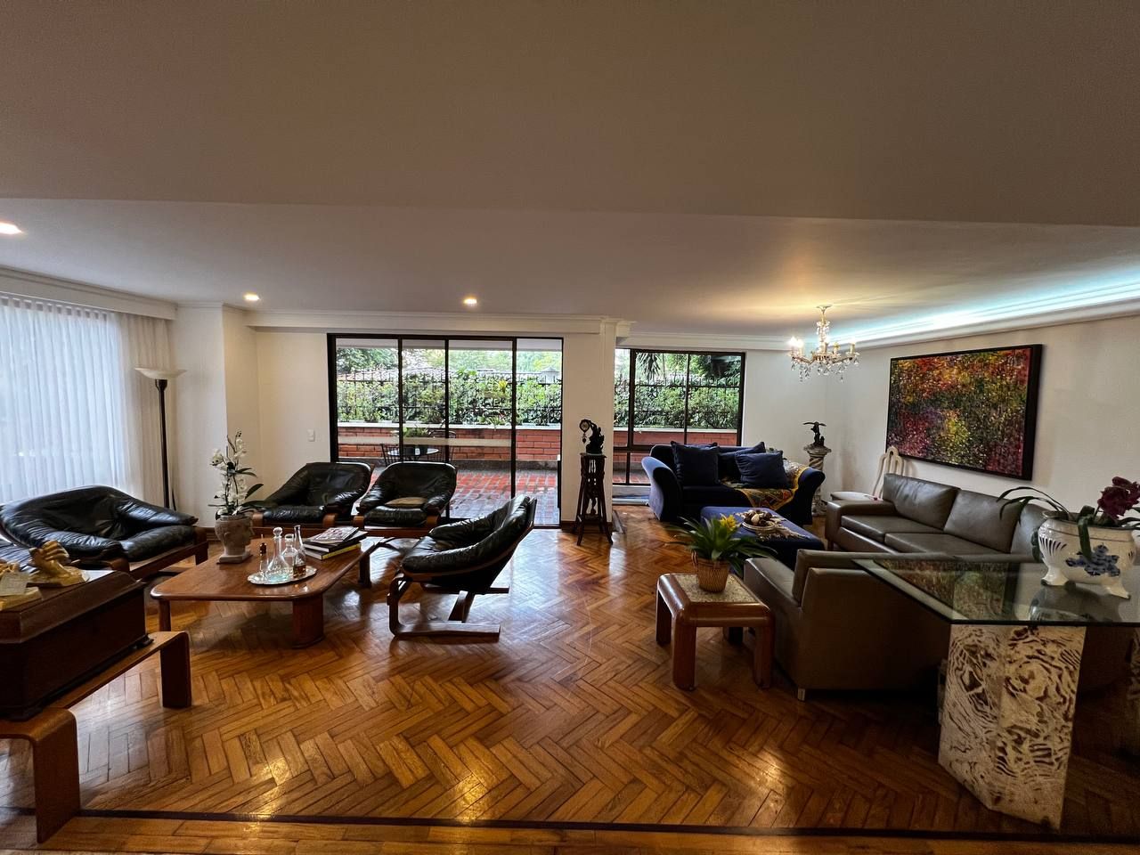 Casa en venta Antioquia Medellín Alejandria 350 m2 Habitaciones 3 Baños 4 Garajes 2 Precio $1500000000