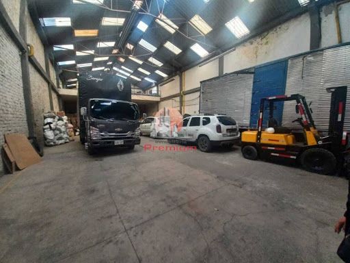 Bodega en venta Cundinamarca Bogotá Santander Sur 700 m2 Habitaciones 0 Baños 3 Garajes 3 Precio $2600000000