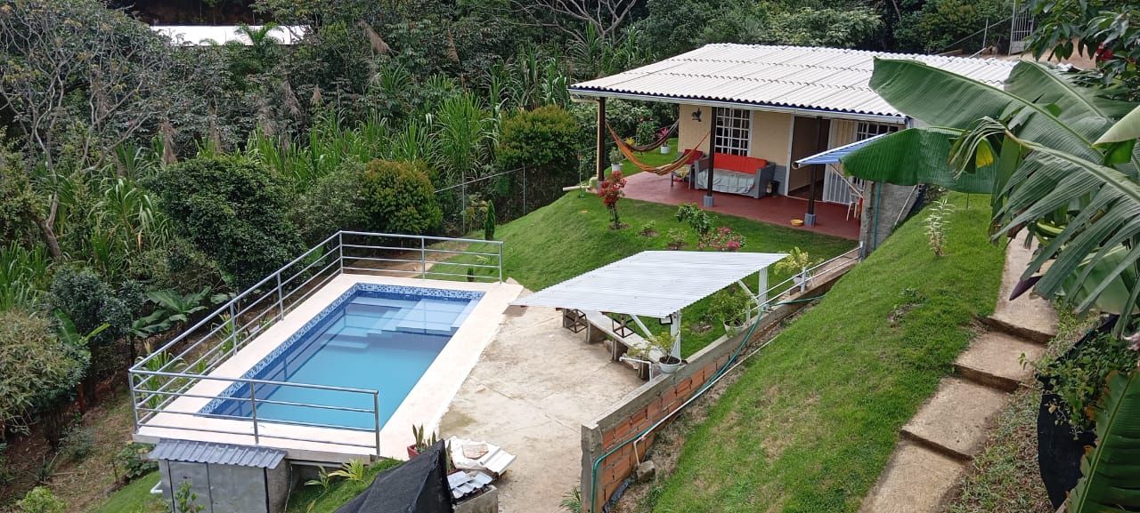 Finca en venta Valle Del Cauca Cali Cali 100 m2 Habitaciones 3 Baños 2 Garajes 3 Precio $400000000
