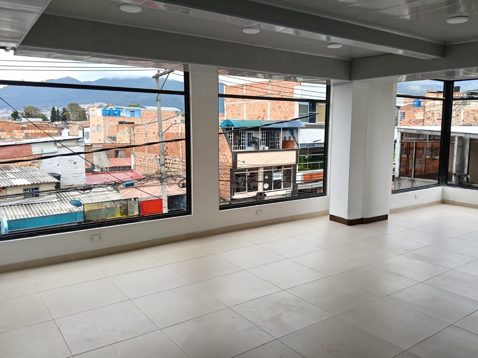 Local en arriendo Cundinamarca Bogotá Quiroga Central 80 m2 Habitaciones 0 Baños 1 Garajes 0 Precio $5500000