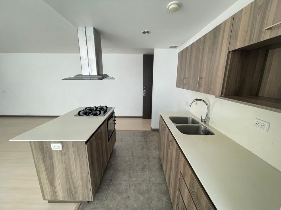 Apartamento en arriendo Antioquia Envigado La Inmaculada 100 m2 Habitaciones 3 Baños 2 Garajes 2 Precio $5100000