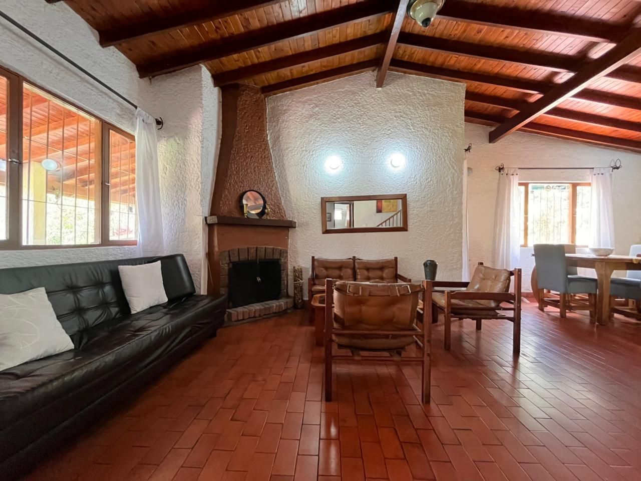 Casa en arriendo Antioquia El Retiro Cn El Campo 6400 m2 Habitaciones 3 Baños 3 Garajes 6 Precio $8700000