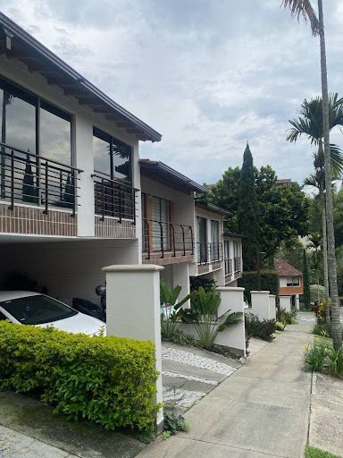 Casa en arriendo Antioquia Envigado El Esmeraldal 160 m2 Habitaciones 3 Baños 4 Garajes 2 Precio $5900000