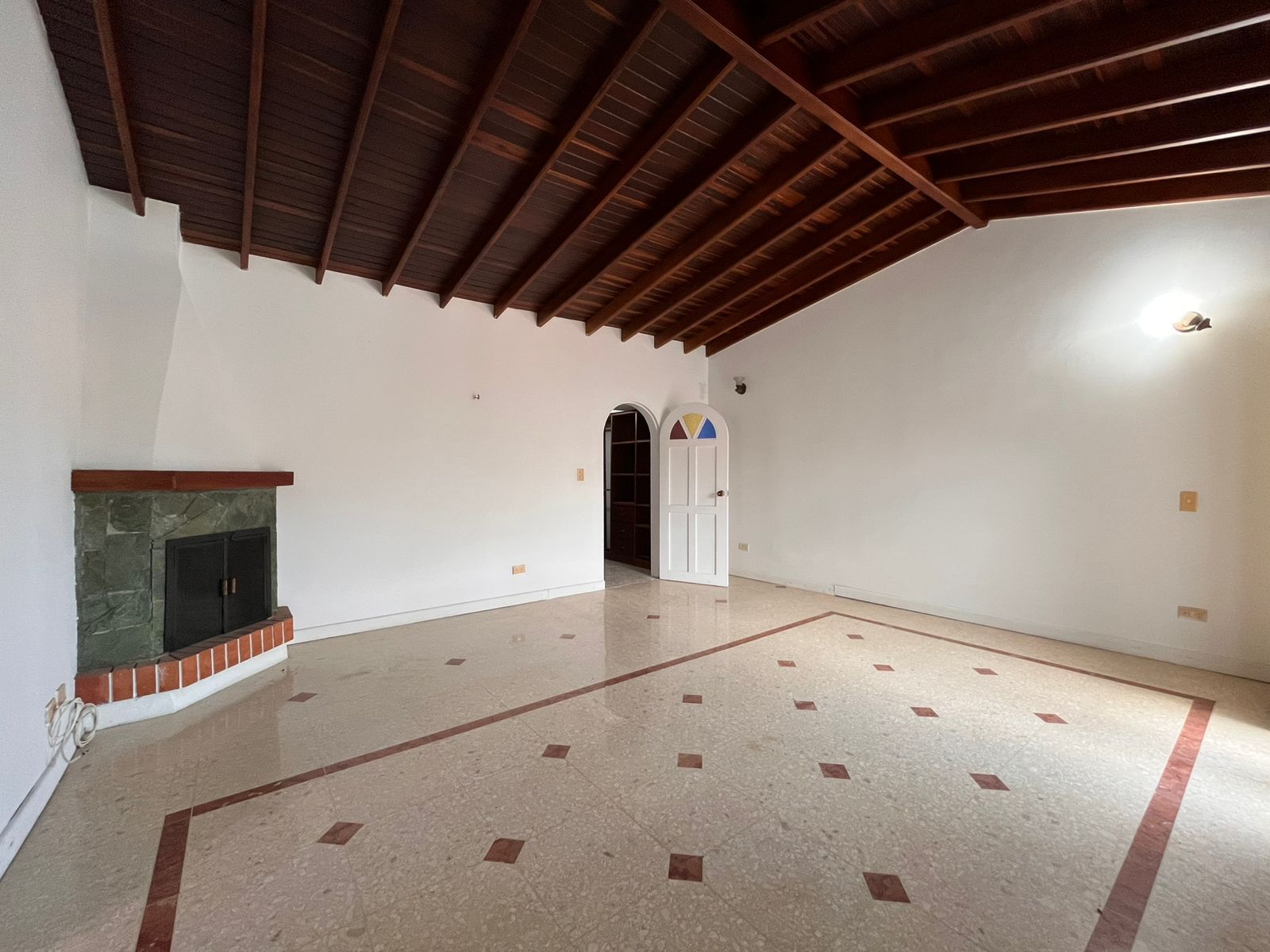 Casa en arriendo Antioquia El Retiro Centro 247 m2 Habitaciones 3 Baños 4 Garajes 0 Precio $4700000