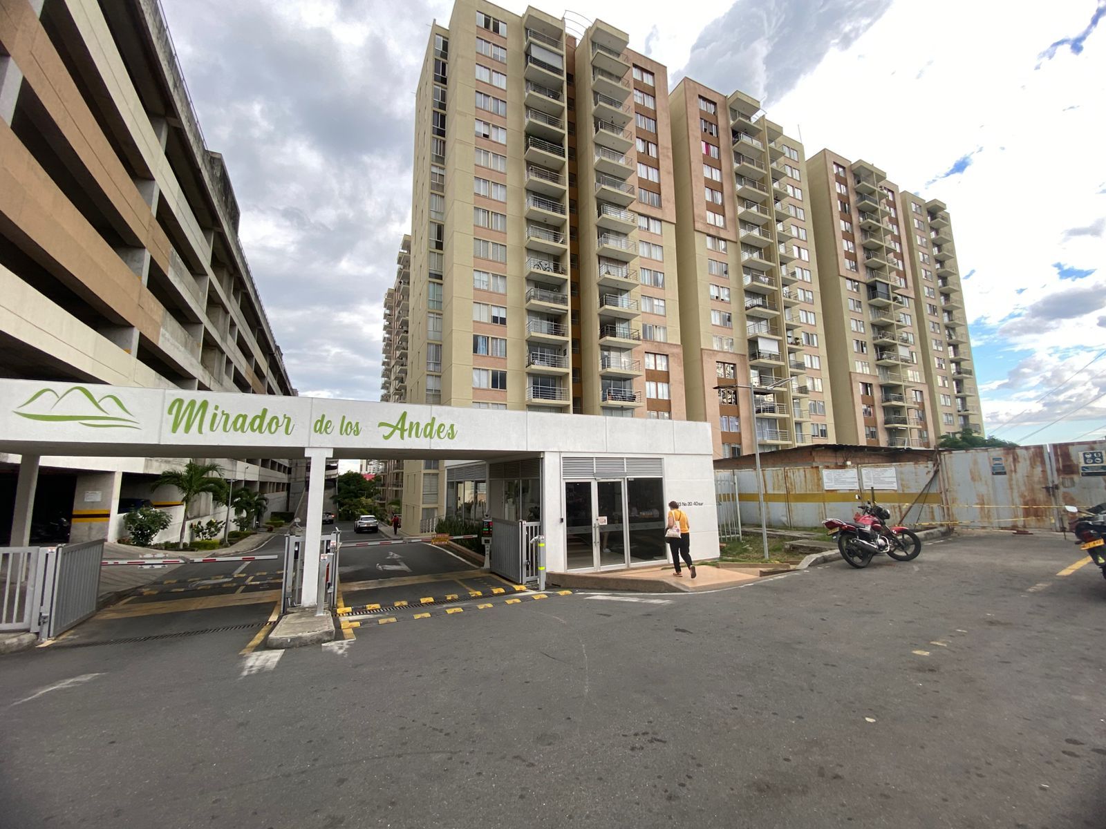 Apartamento en arriendo Tolima Ibagué Mirador De Los Andes 66 m2 Habitaciones 3 Baños 2 Garajes 1 Precio $1300000