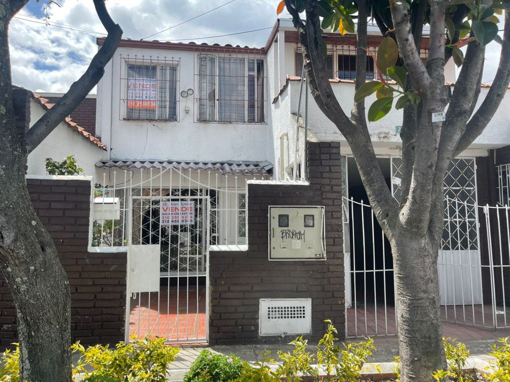Casa en venta Cundinamarca Bogotá Caracas 200 m2 Habitaciones 4 Baños 2 Garajes 1 Precio $670000000
