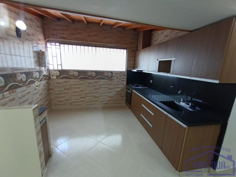 Casa en arriendo Antioquia Medellín Prado 200 m2 Habitaciones 3 Baños 2 Garajes 0 Precio $2500000