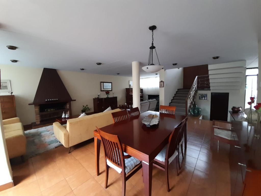 Casa en venta Cundinamarca Bogotá Santa Barbara Oriental 268 m2 Habitaciones 5 Baños 4 Garajes 3 Precio $2100000000