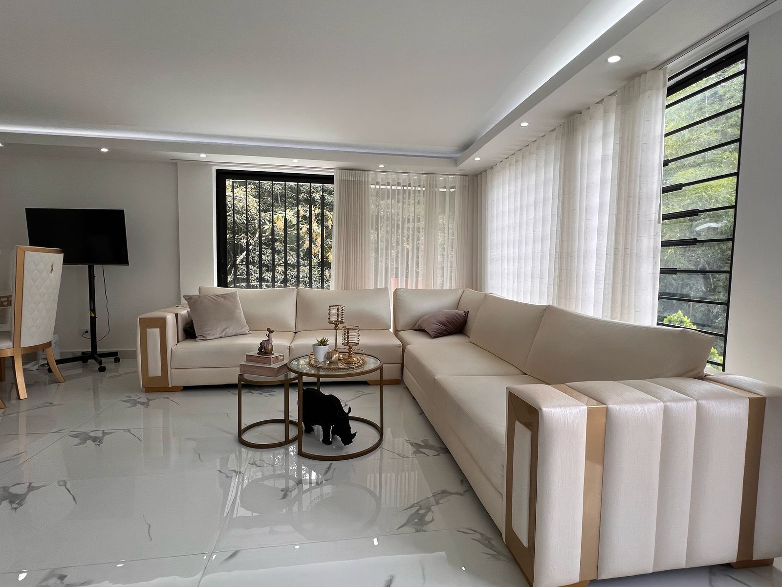 Casa en venta Antioquia Rionegro Cuatro Esquinas 350 m2 Habitaciones 3 Baños 4 Garajes 2 Precio $2050000000