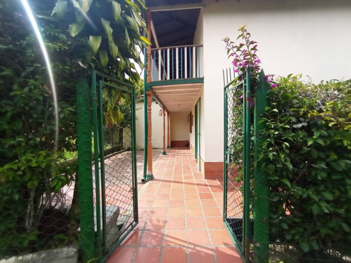 Casa en arriendo Antioquia Guarne Guarne 100 m2 Habitaciones 4 Baños 3 Garajes 2 Precio $2500000