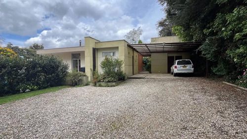 Casa en venta Cundinamarca Tabio Tabio 250 m2 Habitaciones 3 Baños 5 Garajes 2 Precio $1300000000