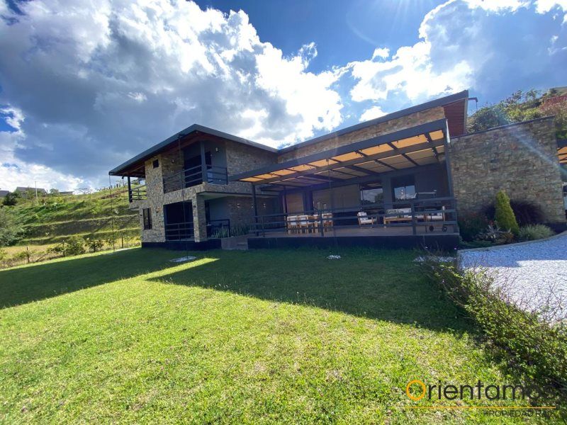 Finca en arriendo Antioquia El Retiro El Retiro 1900 m2 Habitaciones 4 Baños 5 Garajes 2 Precio $16900000