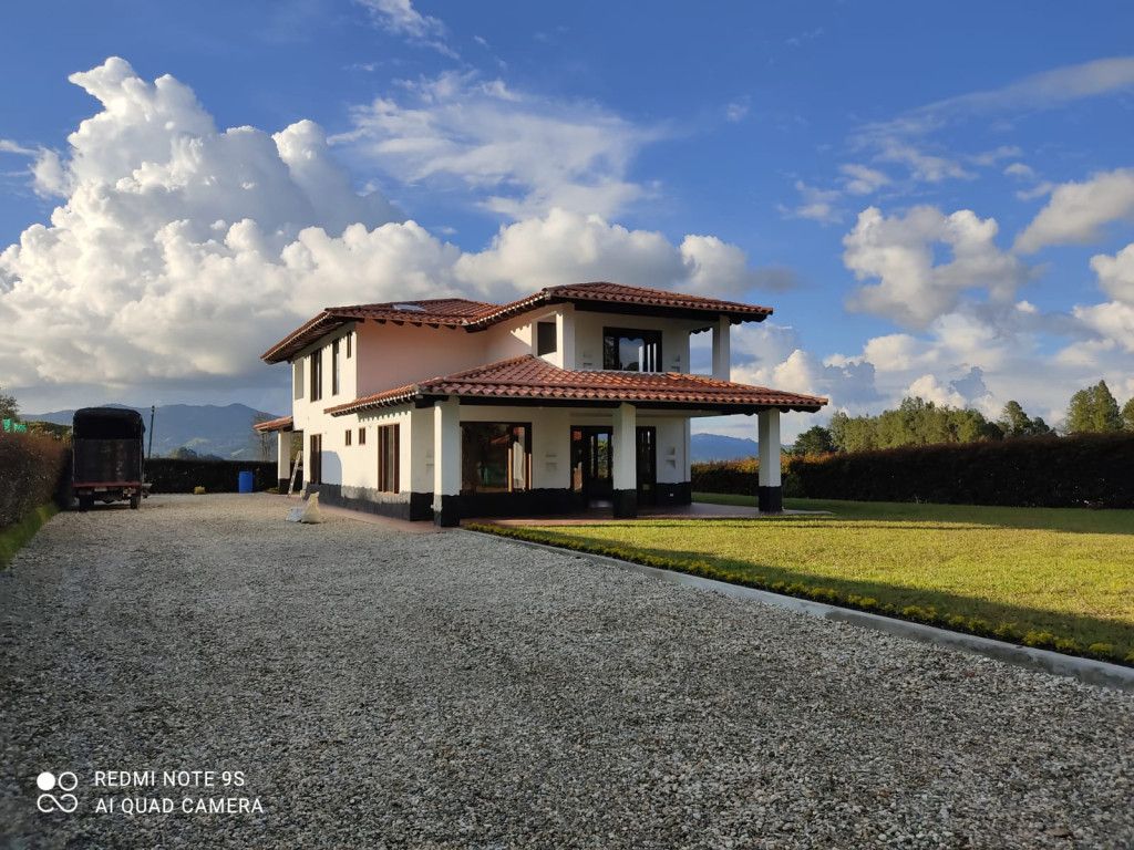 Finca en arriendo Antioquia Rionegro Centro 300 m2 Habitaciones 4 Baños 2 Garajes 0 Precio $7800000