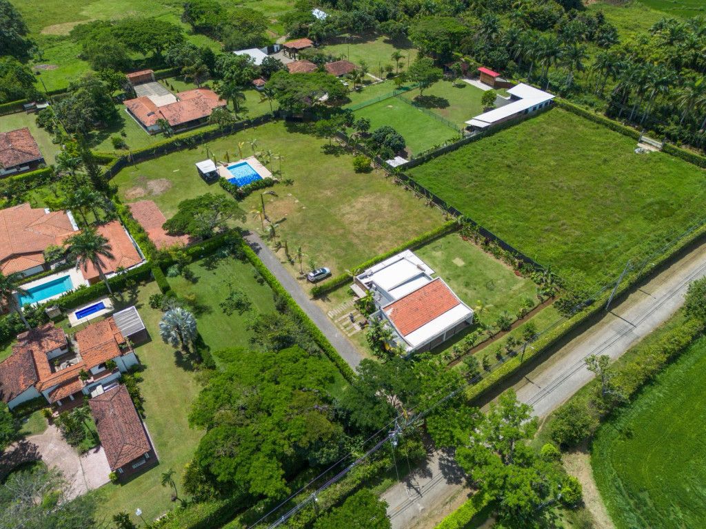 Casa Campestre en venta Valle Del Cauca Jamundí Ub Llano Grande 6000 m2 Habitaciones 4 Baños 4 Garajes 0 Precio $1900000000
