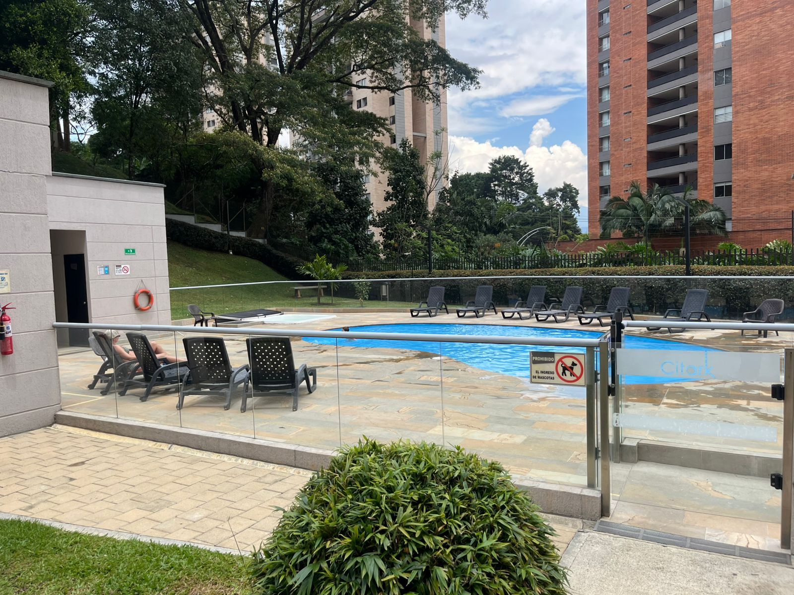 Apartamento en arriendo Antioquia Medellín Los Balsos No1 96 m2 Habitaciones 3 Baños 3 Garajes 2 Precio $6000000