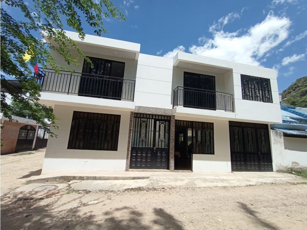Casa en venta Tolima Melgar Melgar 210 m2 Habitaciones 6 Baños 5 Garajes 2 Precio $380000000
