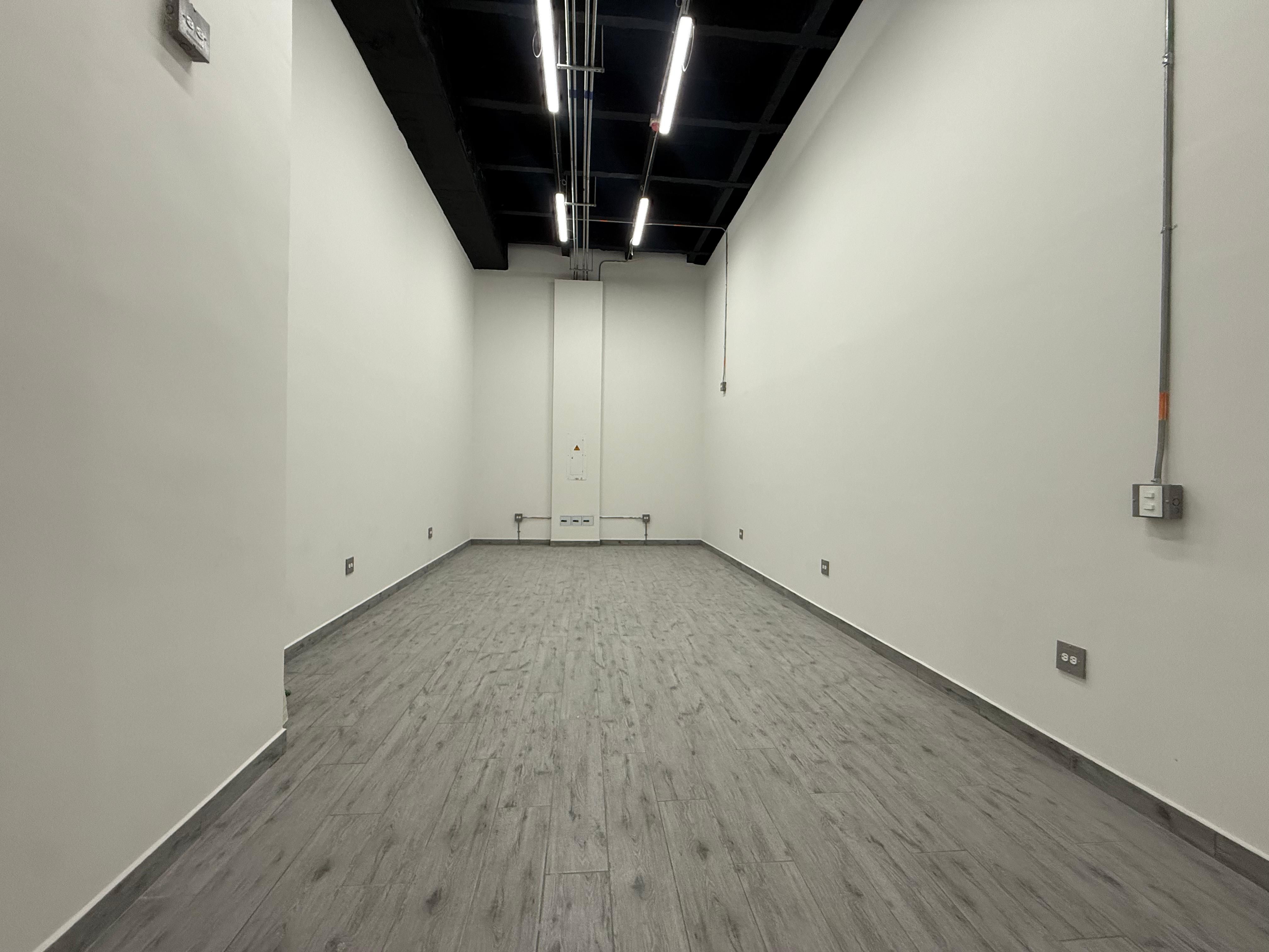 Local en arriendo Antioquia Medellín Alejandro Echavarria 38 m2 Habitaciones 0 Baños 0 Garajes 0 Precio $5307902