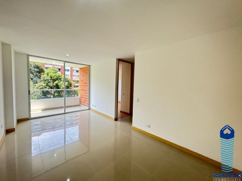 Apartamento en arriendo o venta Antioquia Envigado El Esmeraldal 70 m2 Habitaciones 2 Baños 2 Garajes 1 Precio venta $610000000 Precio arriendo $4237000
