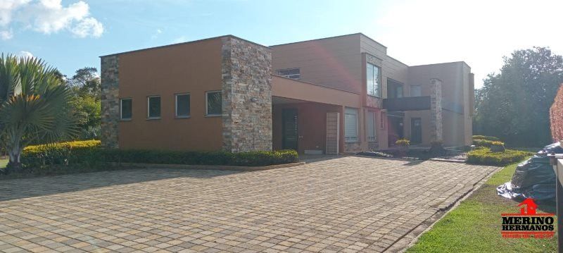 Casa en venta Antioquia Rionegro Centro 573 m2 Habitaciones 4 Baños 5 Garajes 3 Precio $3650000000