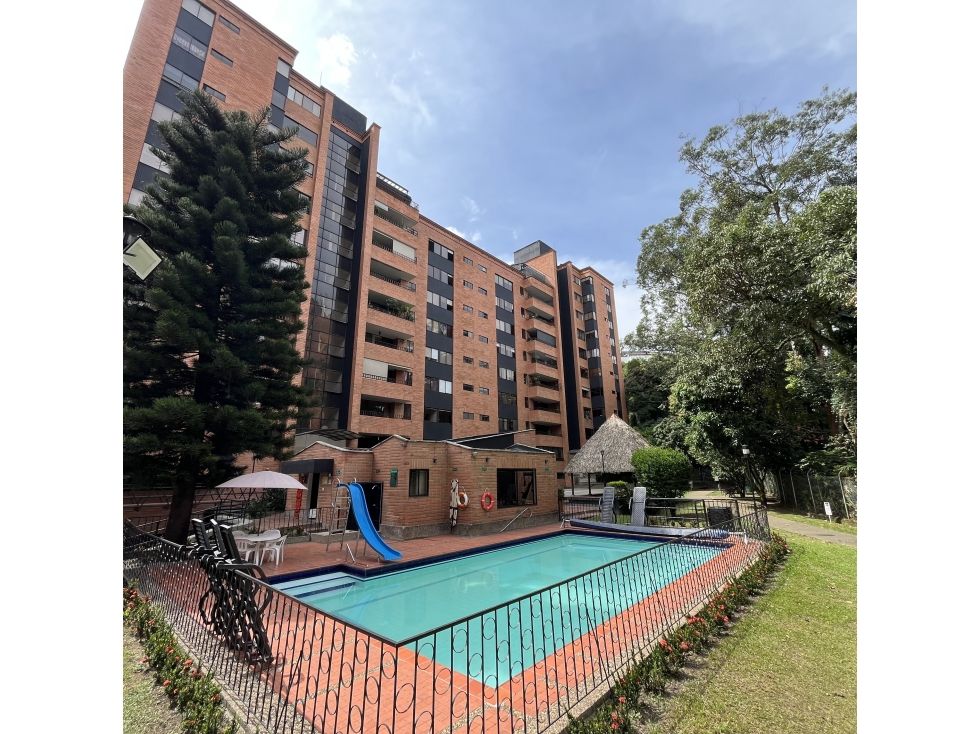 Apartamento en venta Antioquia Medellín La Aguacatala 228 m2 Habitaciones 6 Baños 4 Garajes 2 Precio $1500000000
