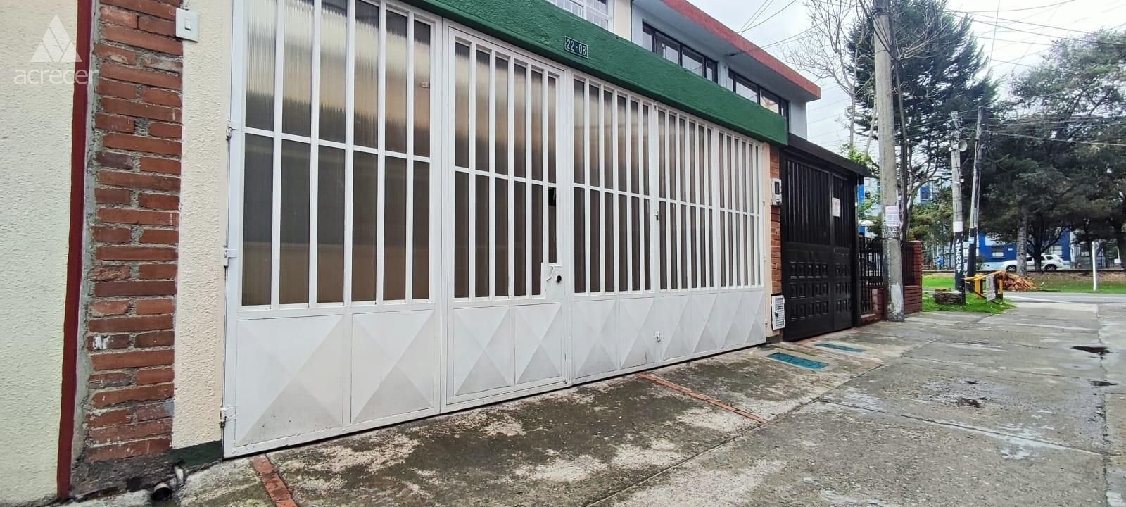 Casa en arriendo Cundinamarca Bogotá La Esperanza 200 m2 Habitaciones 5 Baños 2 Garajes 1 Precio $3600000