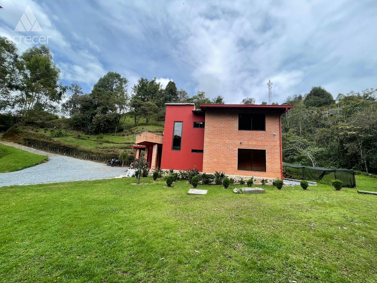 Casa en arriendo Antioquia Envigado Envigado 270 m2 Habitaciones 3 Baños 3 Garajes 0 Precio $10000000