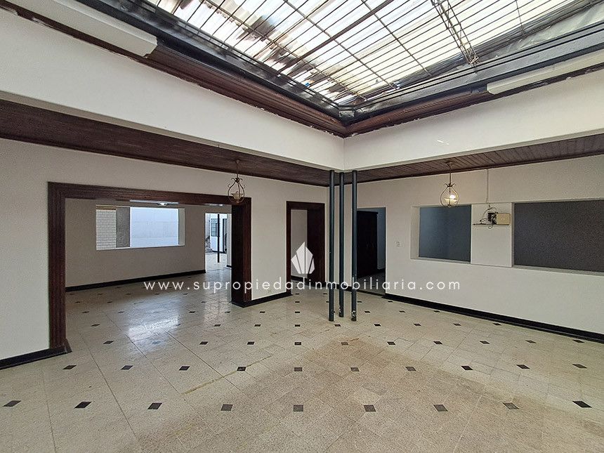 Casa en arriendo Antioquia Medellín Prado 415 m2 Habitaciones 5 Baños 3 Garajes 1 Precio $7000000