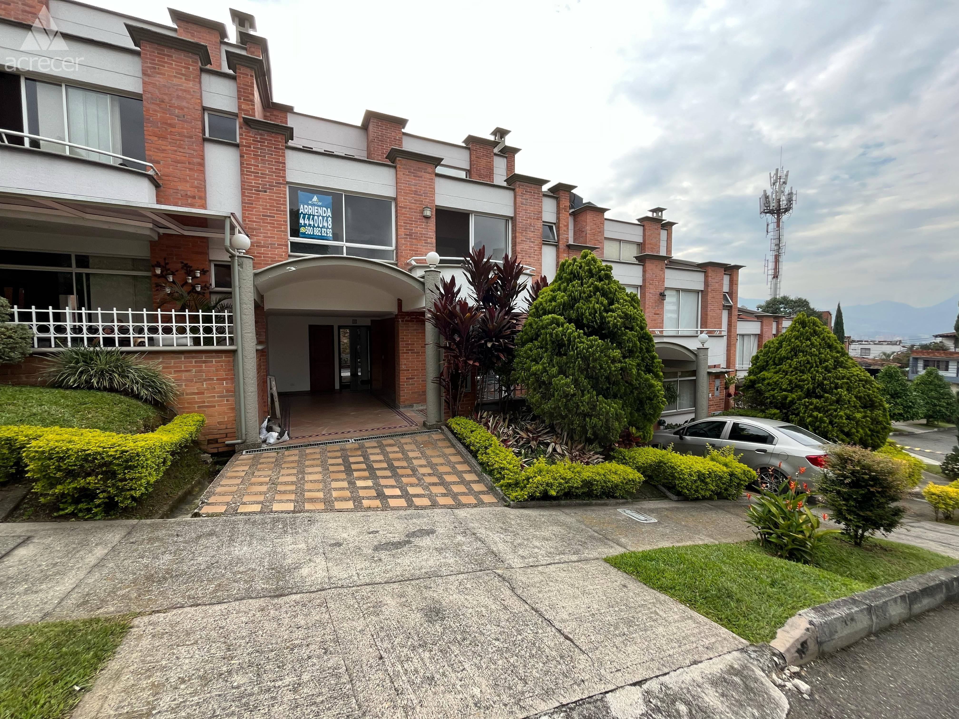 Casa en arriendo Antioquia Envigado Uribe Ángel 184 m2 Habitaciones 4 Baños 4 Garajes 1 Precio $6500000