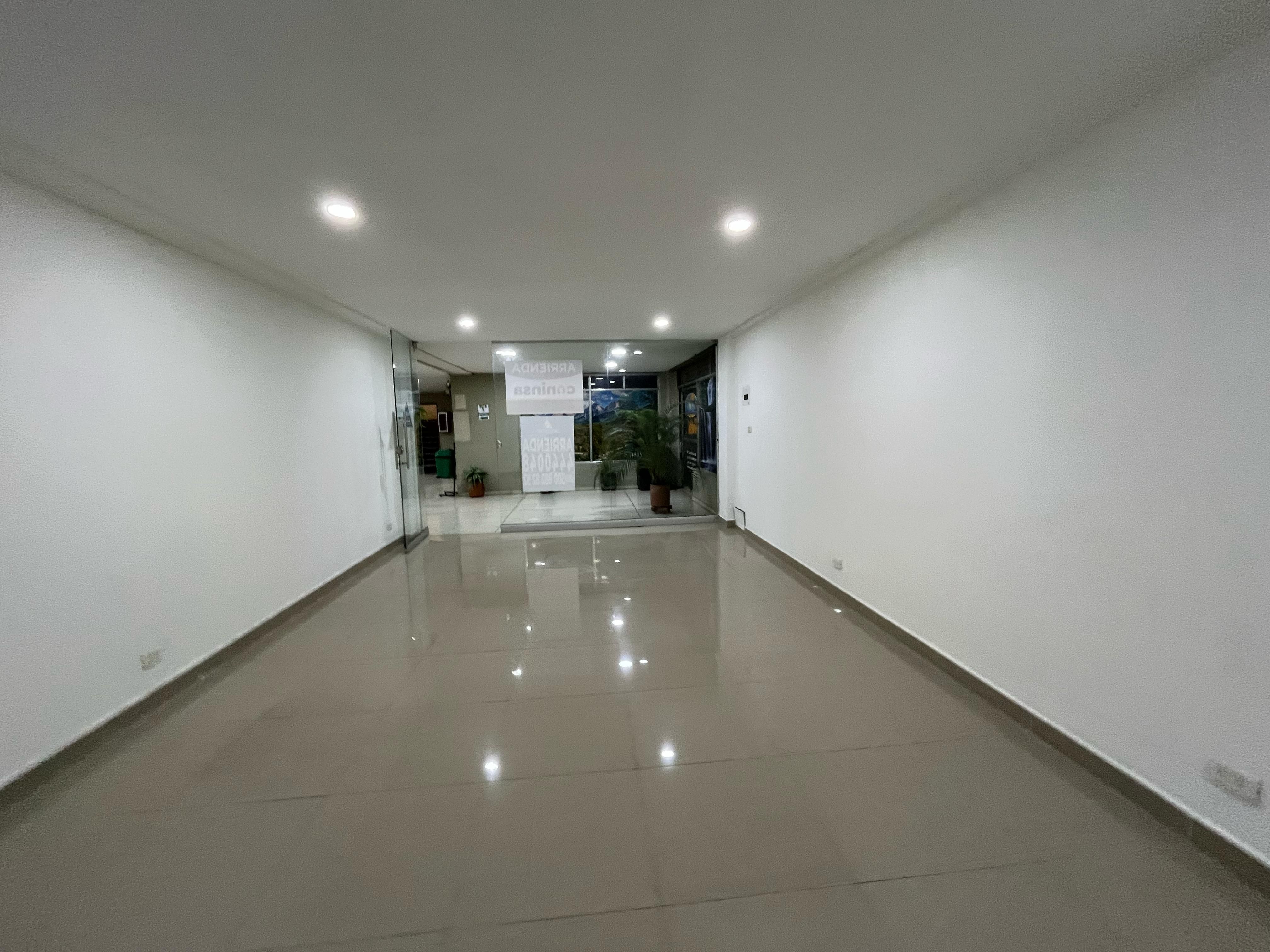 Local en arriendo Antioquia Medellín Guayaquil 35 m2 Habitaciones 0 Baños 1 Garajes 0 Precio $2400000