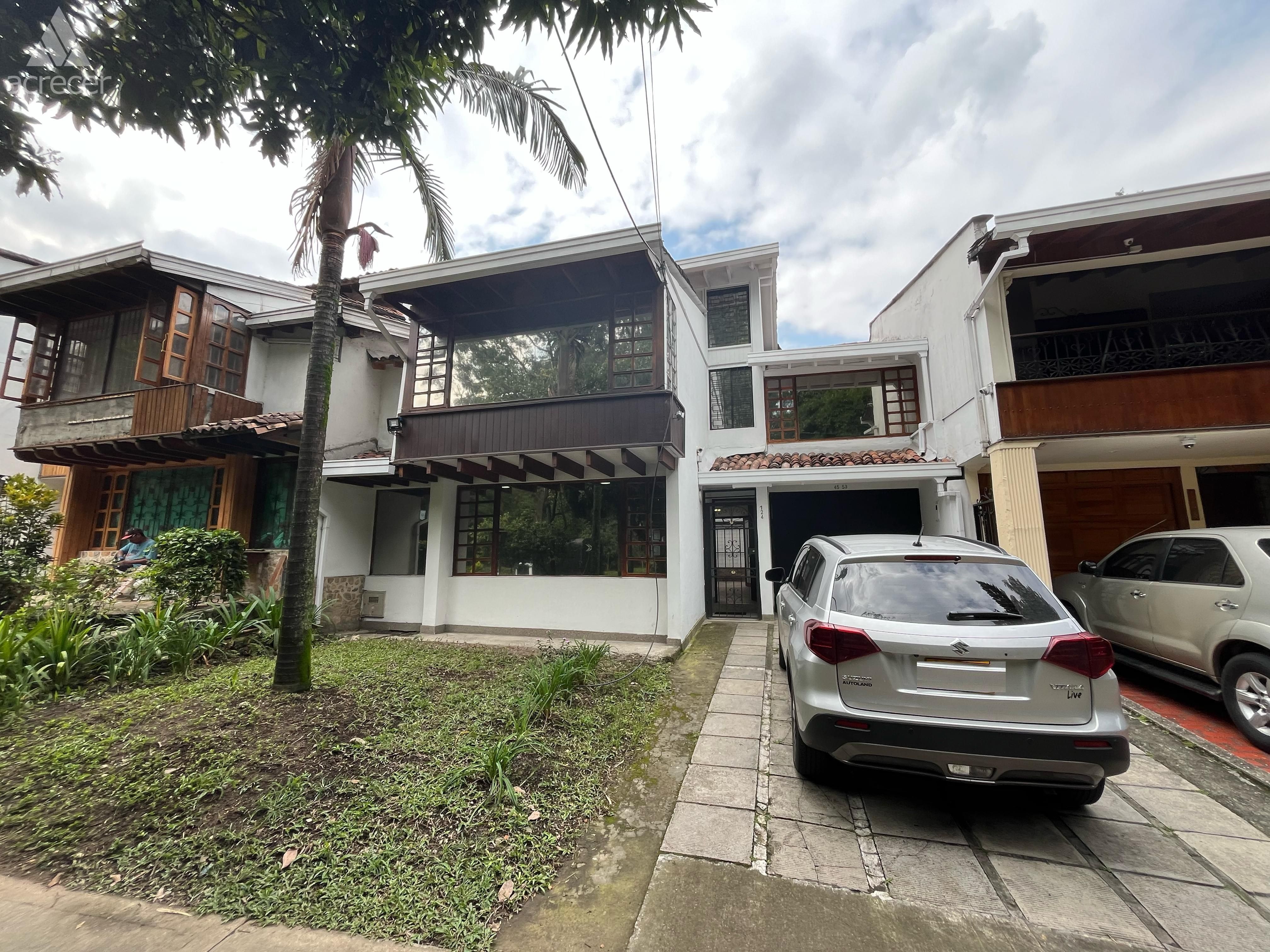 Casa en arriendo Antioquia Envigado Mt Villa Grande 250 m2 Habitaciones 3 Baños 3 Garajes 2 Precio $8500000