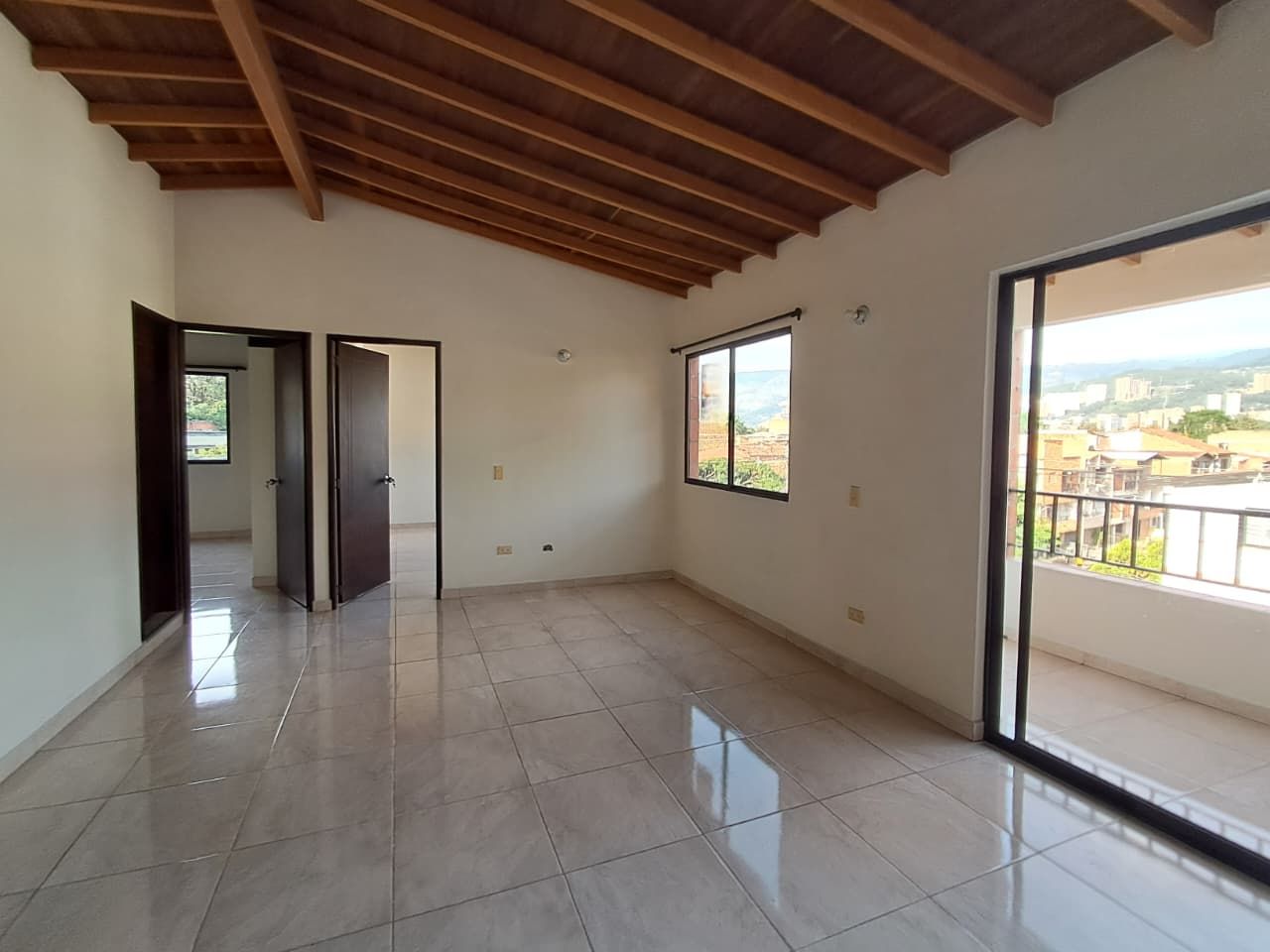 Apartamento en arriendo Antioquia Medellín Las Playas 92 m2 Habitaciones 2 Baños 2 Garajes 0 Precio $2100000