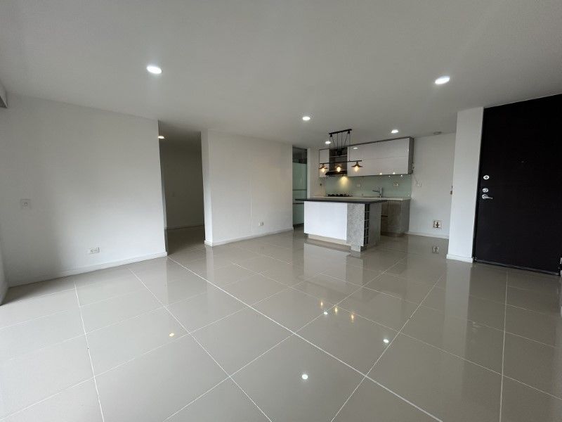 Apartamento en venta Antioquia Envigado Loma De Las Brujas 100 m2 Habitaciones 3 Baños 2 Garajes 2 Precio $810000000